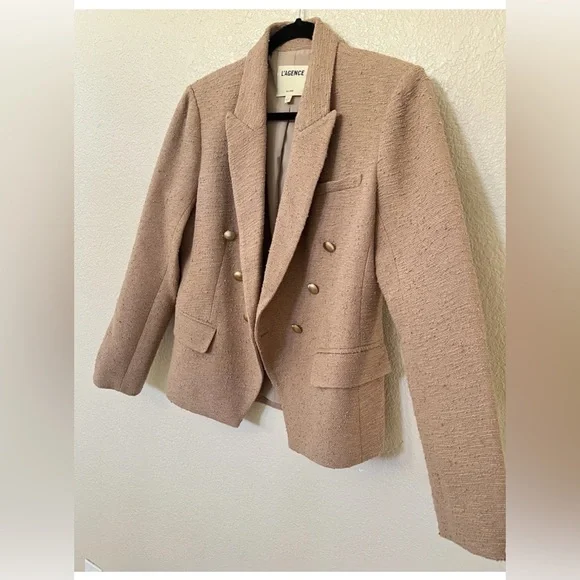 New L'AGENCE KENZIE DOUBLE-BREASTED BLAZER In Light Mocha Sz 10 $595 - Picture 3 of 8